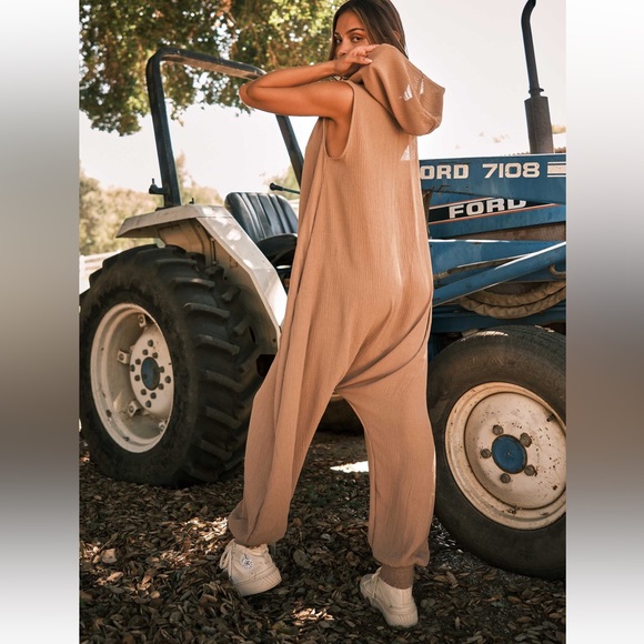 03 Fabulous Solid Button Down Harem Jumpsuit - Picture 5 of 6